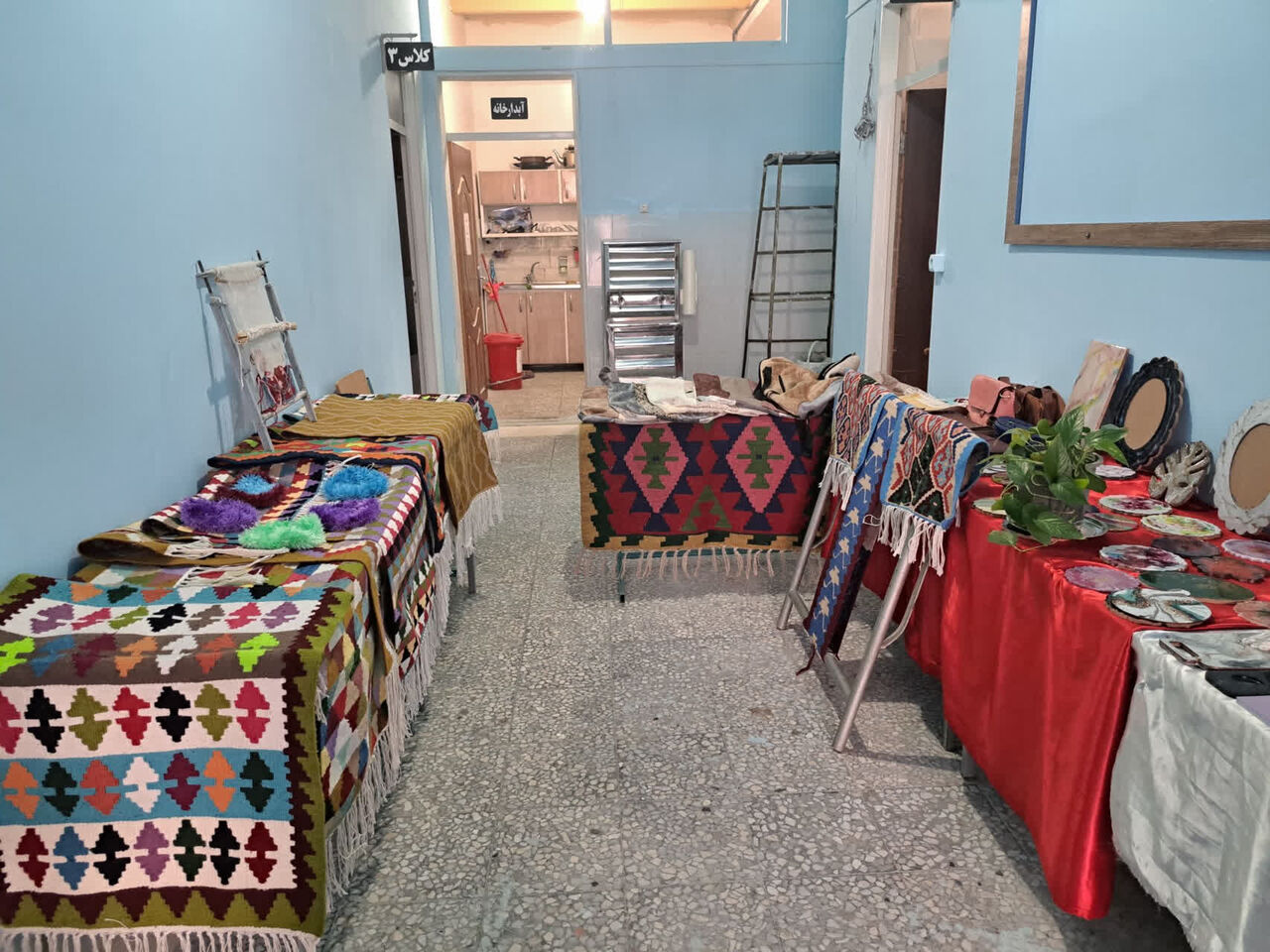 سه نمایشگاه دستسازههای سوادآموزان و کتاب در البرزگشایش یافت