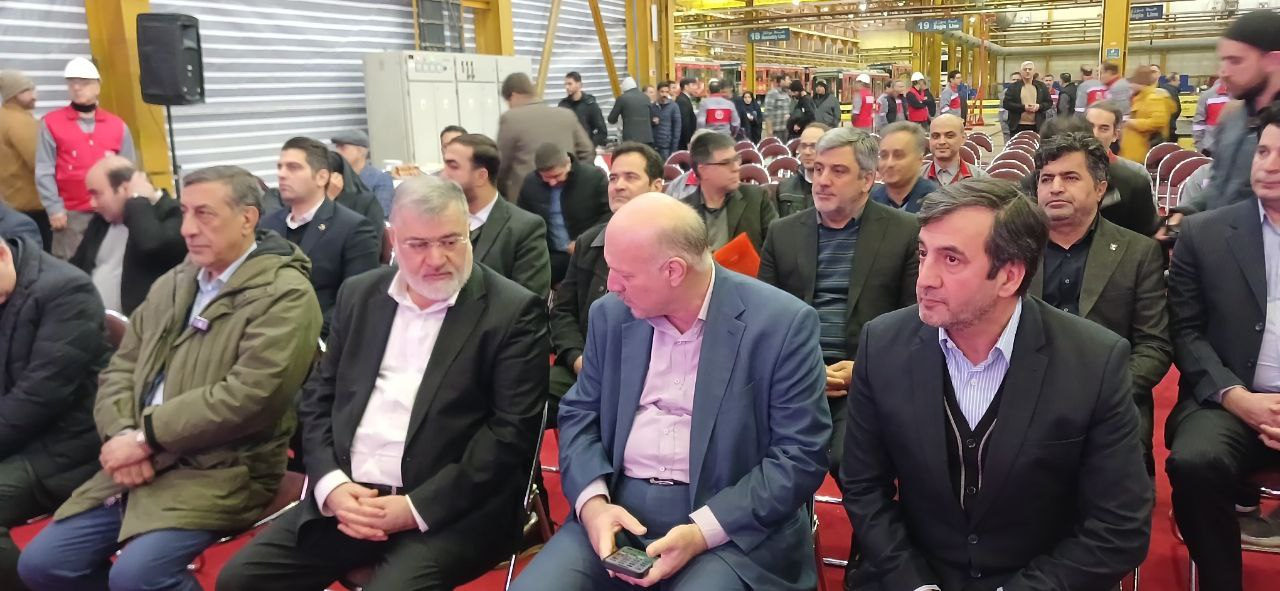 معاون اجرایی رئیس جمهور از کارخانه واگن سازی متروی تهران در ری بازدید کرد+ فیلم