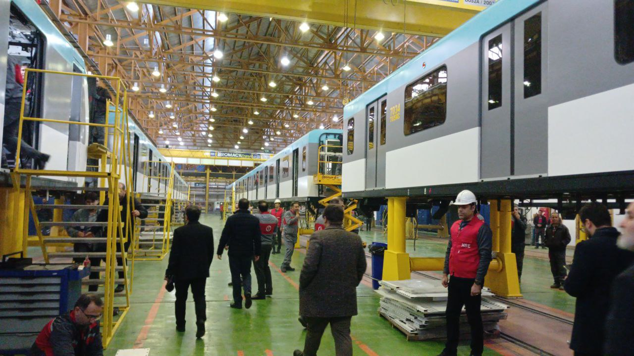 معاون اجرایی رئیس جمهور از کارخانه واگن سازی متروی تهران در ری بازدید کرد+ فیلم