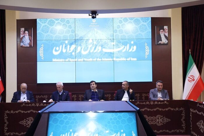 به بهانه تلاش برای کاهش فحاشی در فوتبال؛ فرهنگسازی به اندازه برخورد انضباطی جدی گرفته شود