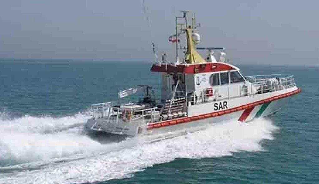 نجات جان ۱۱ گردشگر در آبهای جزیره کیش