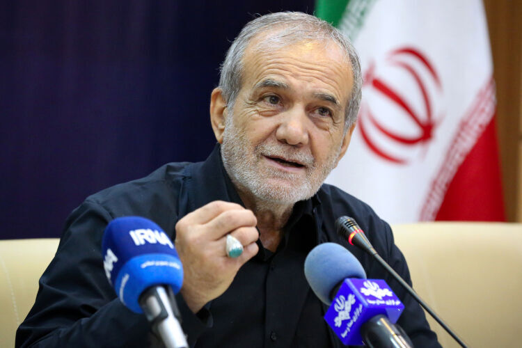 Iranski predsednik Pezeškian napovedal oster odgovor na Trumpove grožnje