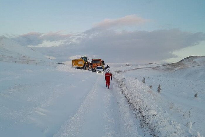 آسیب جزیی تندباد در استان اردبیل/ مردم برای جبران خسارت از بیمه‌ استفاده کنند