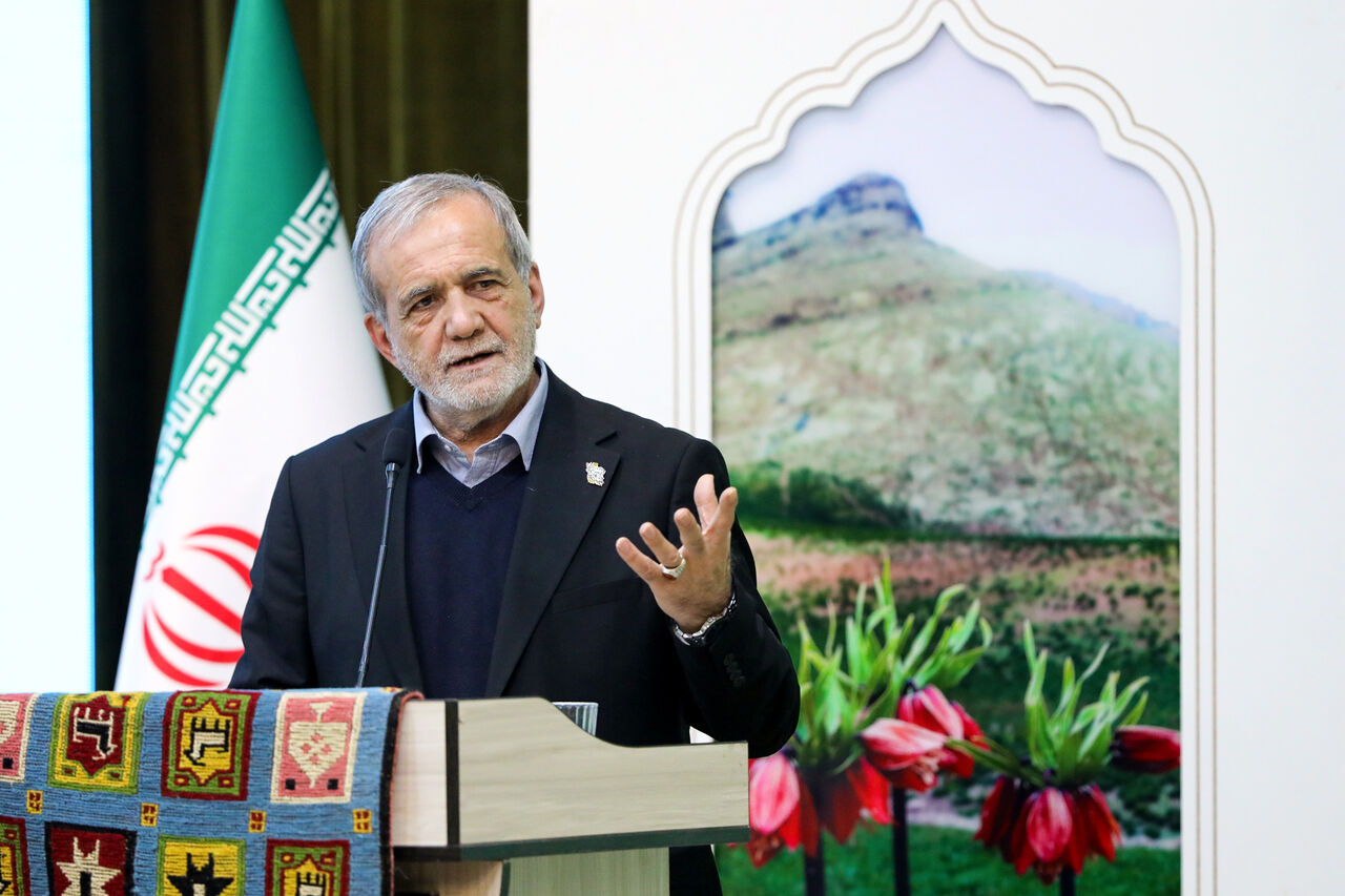 پزشكيان:اگر حرف حق را بپذيريم،جايي براي اختلاف نمي ماند/ سياست بدون عدالت محكوم به مرگ است پزشكيان:اگر حرف حق را بپذيريم،جايي براي اختلاف نمي ماند/ سياست بدون عدالت محكوم به مرگ است