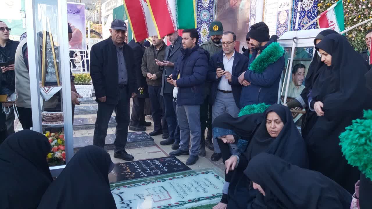 فیلم| دی‌ماهِ عاشقی؛ زیارت زائران بر مزار سردار دل‌ها در ششمین سالگرد پرواز