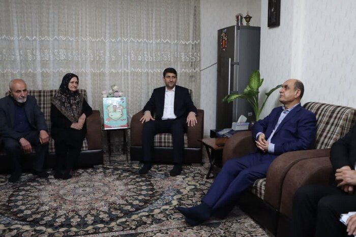 نگاهی به سفر وزیر ارتباطات به گیلان؛ از افتتاح ۳۰۵ پروژه تا صحبت از اپراتورهای هوش مصنوعی