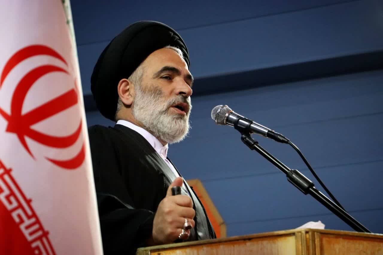 امام جمعه سلماس: اتحاد ملی کلید مقابله با تهدیدات داخلی و خارجی است