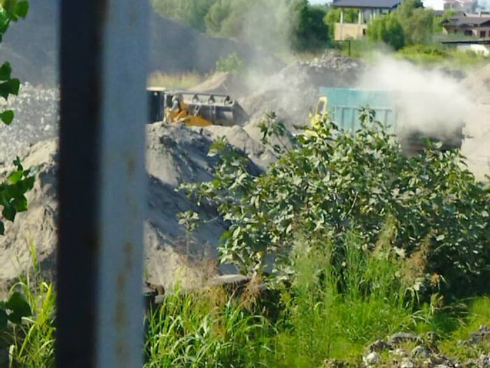 دپوی ضایعات و ماسه، جایگزین ساخت‌وسازهای غیرمجاز در زمین‌های کشاورزی نوشهر