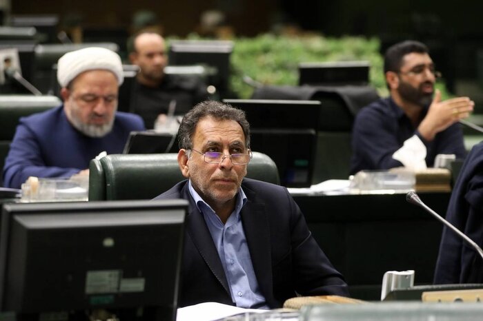 شجاعت دولت در حذف ارز ترجیحی / منابع افزایش حقوق چگونه تامین شود؟