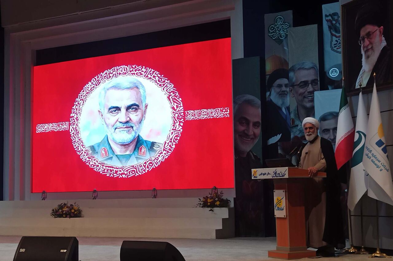 امام جمعه کیش: مکتب و راه سردار سلیمانی ادامه دارد