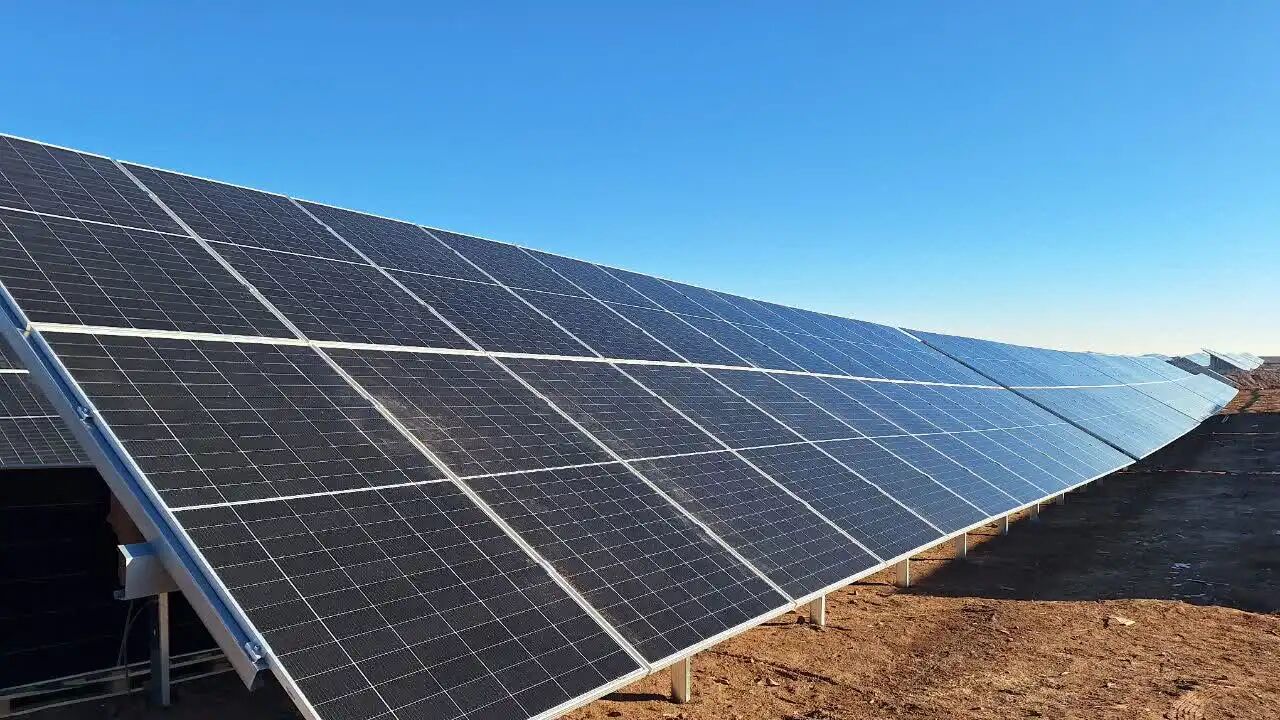 افتتاح نیروگاه خورشیدی ۳۸۰ کیلوواتی در شهر میلاجرد