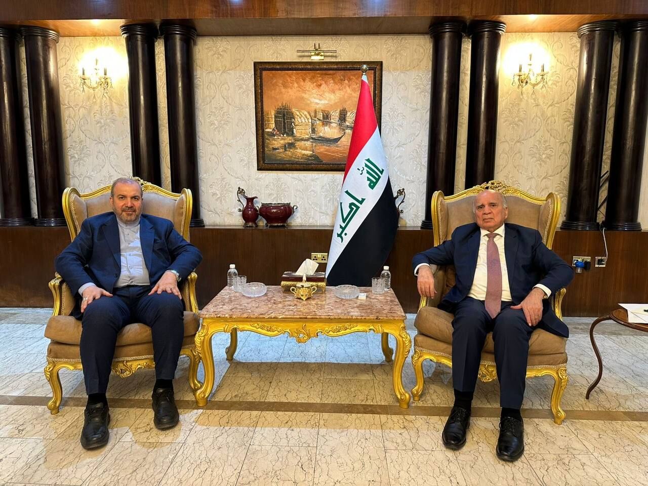 السفير الايراني في بغداد يسلّم رسالة من عراقجي الى وزير خارجية العراق