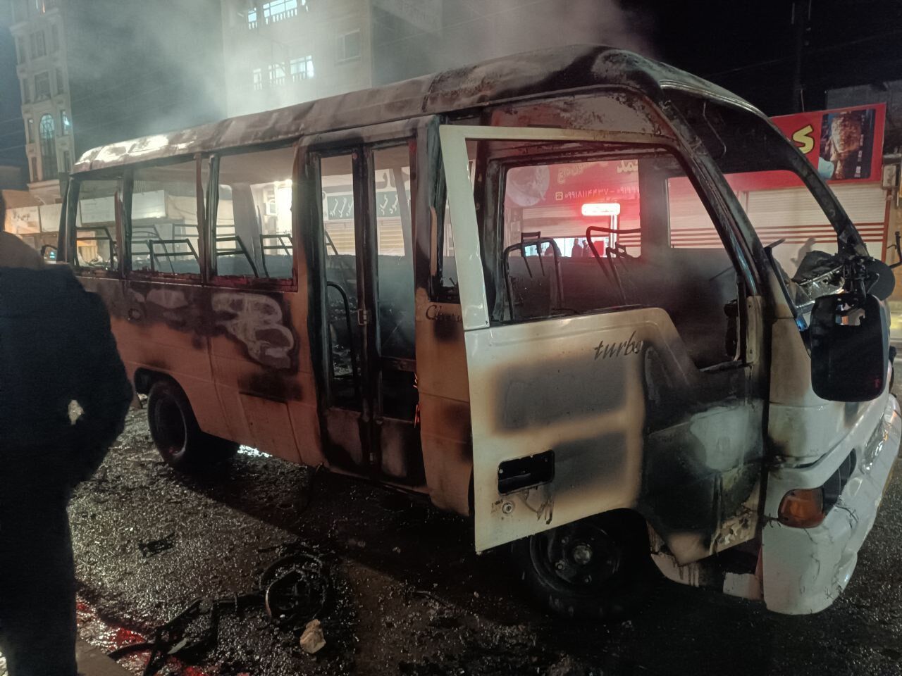 وضعیت ناآرامیهای شامگاه جمعه چگونه بود؟ وضعیت ناآرامیهای شامگاه جمعه چگونه بود؟