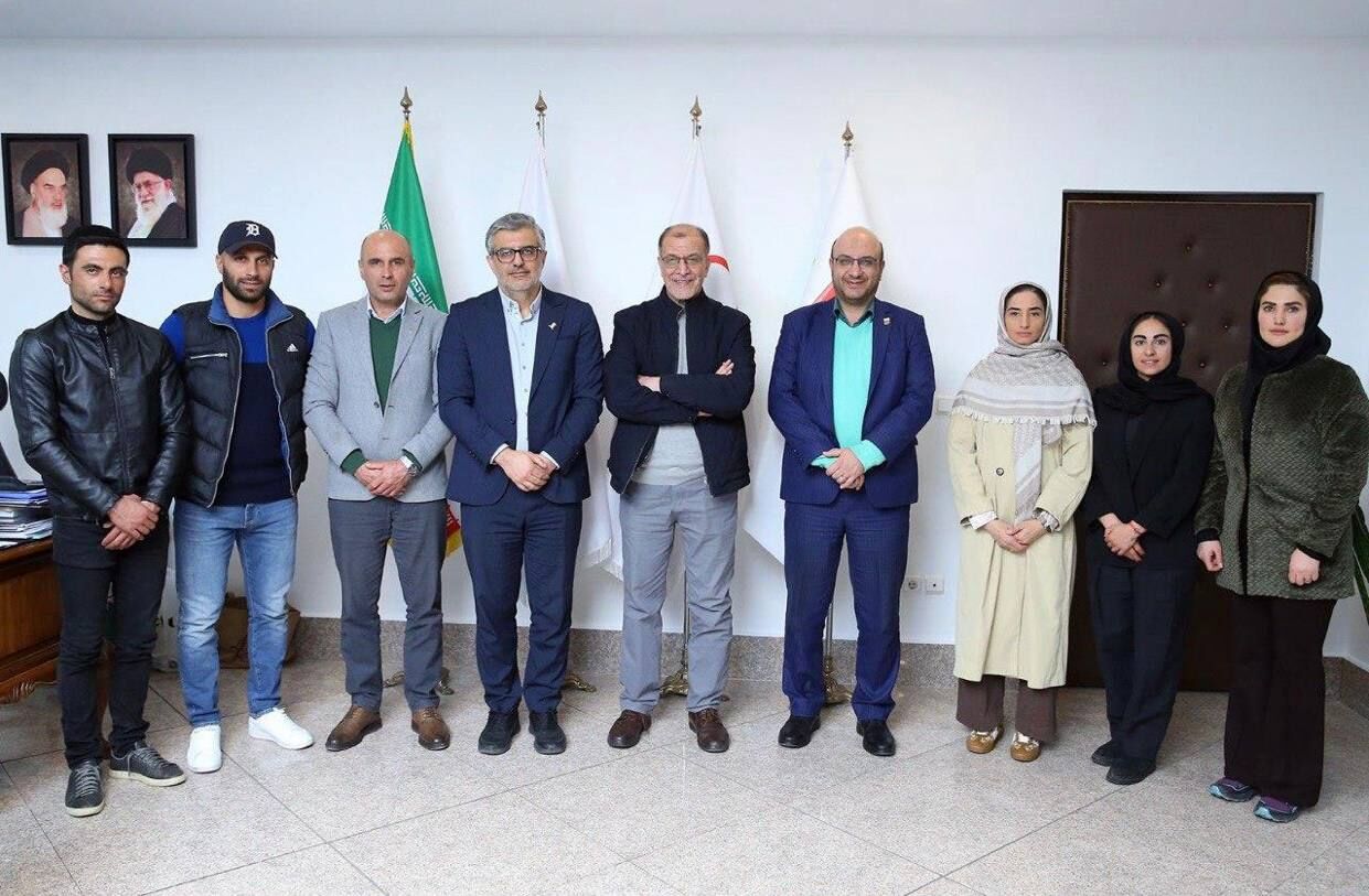 خسروی وفا: بهترین پرچمدار را برای المپیک زمستانی انتخاب کنید