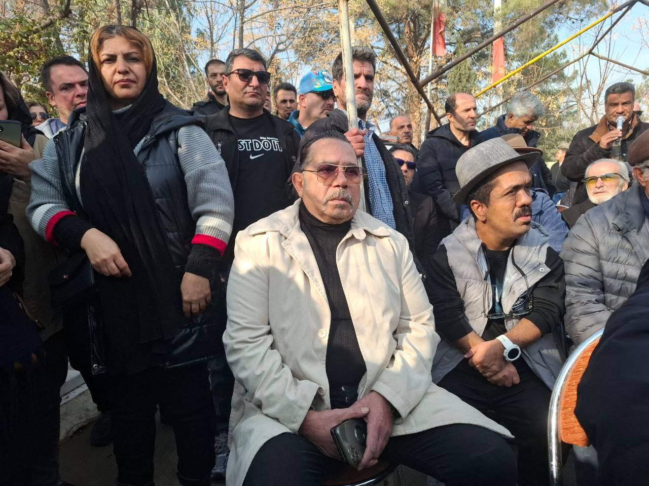 پیکر زندهیاد سعید پیردوست در بهشت زهرا(س) به خاک سپرده شد 2 پیکر زندهیاد سعید پیردوست به خاک سپرده شد