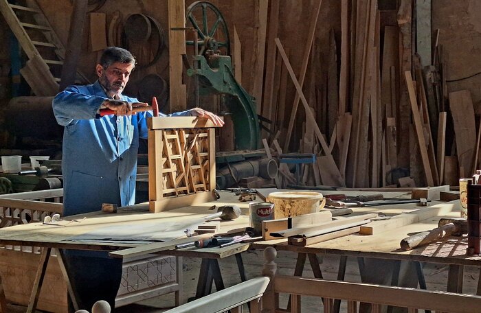 گرهچینی اصفهان؛ پیوند سنت، رنگ و آرامش