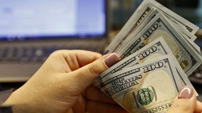 ارز تک نرخی رانت و انحصار در تولید و تجارت را از بین می برد