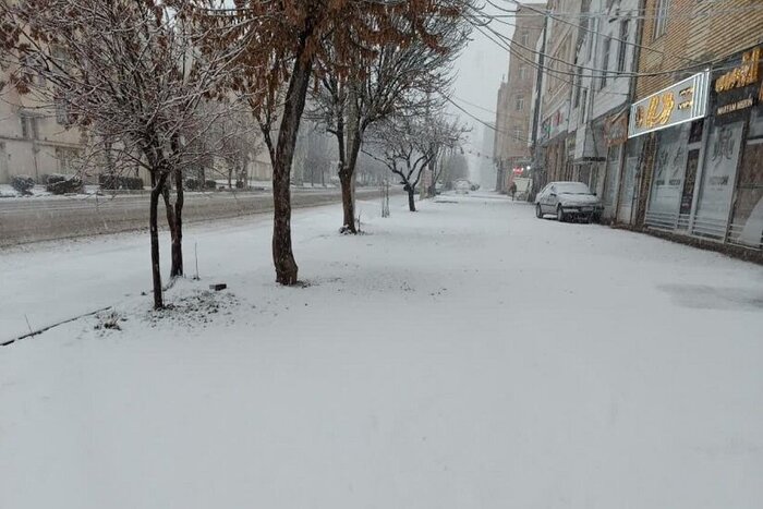 تردد در جاده  خلخال - اسالم با زنجیر چرخ میسر است