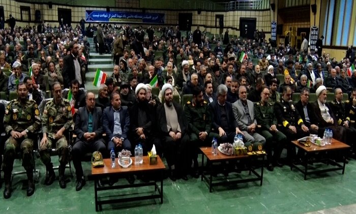 دریادار ایرانی: قدرت و پشتوانه واقعی نظام جمهوری اسلامی ایران مردم هستند
