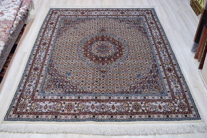 افت صادرات فرش دستباف در خراسان جنوبی؛ بافندگان به اجبار گره میزنند