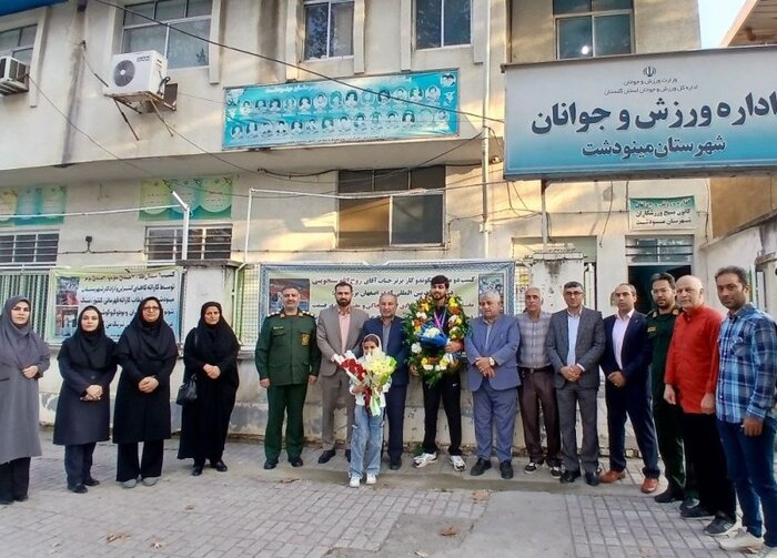 دستاورد ورزشی دولت در مینودشت؛ احیای پروژه‌های راکد و ساخت ۶ زمین چمن مصنوعی
