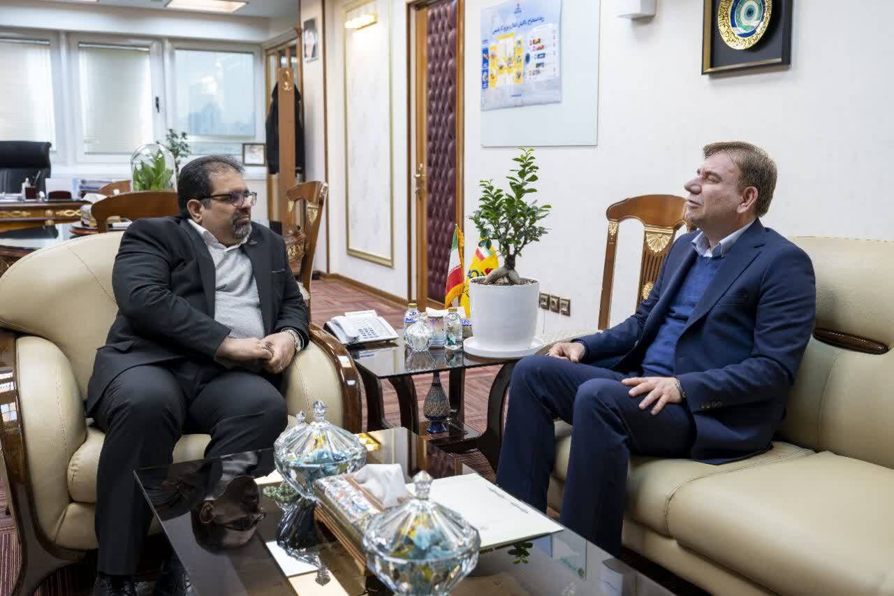 استاندار بوشهر خواستار دریافت مجوز نیروهای بومی در شرکتهای پالایش گاز شد استاندار بوشهر خواستار دریافت مجوز نیروهای بومی در شرکتهای پالایش گاز شد