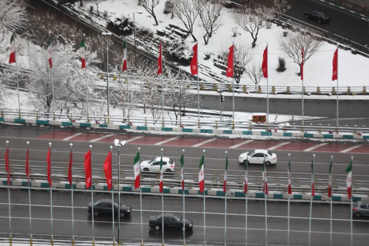 برف و باران تا ساعتی دیگر میهمان پایتخت‌نشینان