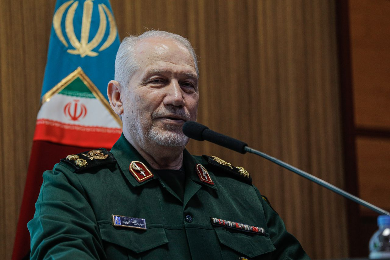فرمانده نیروی زمینی ارتش: امنیت پایدار مستلزم توسعه پدافند داخلی است