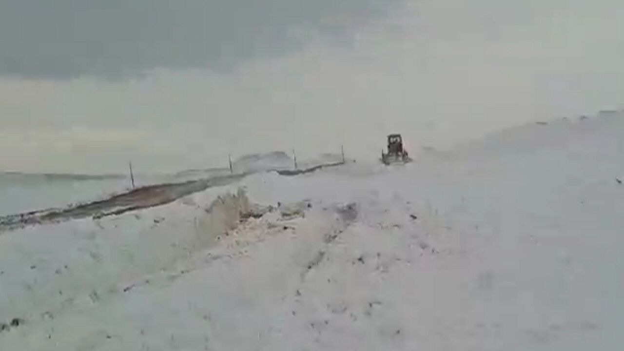 برف، راه‌های دسترسی گلستان به سمنان را بست