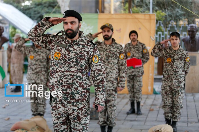 «خط عاشقی» با همراهی ارتش اجرا شد/ تبلیغات جشنواره در بیش از ۵۰ نقطه پایتخت