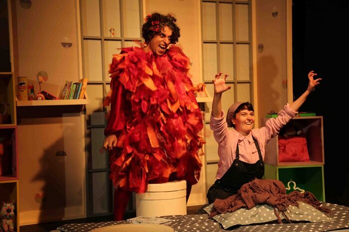 «خط عاشقی» با همراهی ارتش اجرا شد/ تبلیغات جشنواره در بیش از ۵۰ نقطه پایتخت