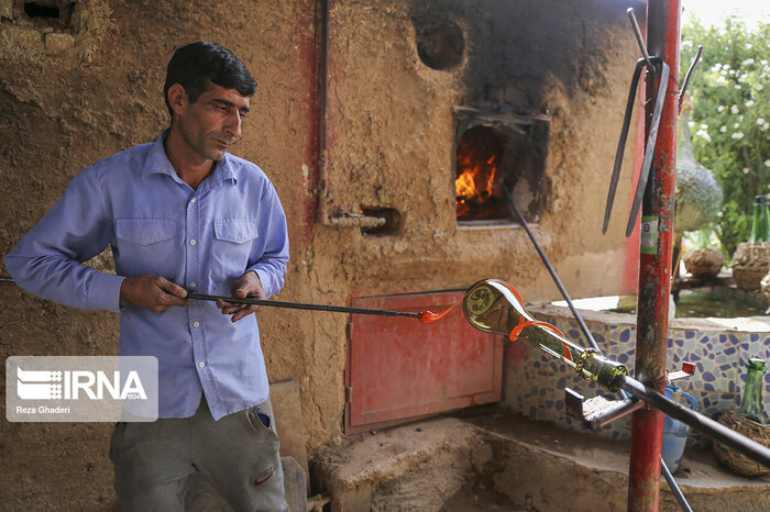 نخستین گام‌های احیا و رونق بخشی به هنرهای بومی شهرهای ملی فارس