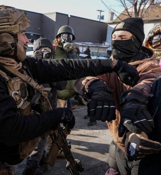 خشم و سرکوب؛ تصویر آمریکا در آتش اعتراضات مینیاپولیس