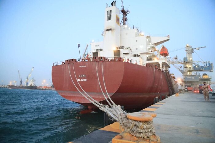 آغاز پهلوگیری و تخلیه ۶۶ هزار تُن گندم کیفی در بندر شهید رجایی هرمزگان