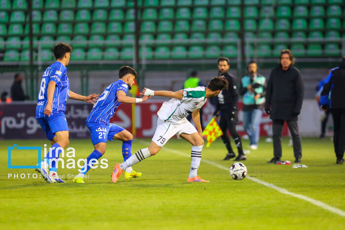 نگاهی به روند پرسپولیس و استقلال در ۵ بازی اخیر؛ قرمز پررنگ، آبی کم‌رنگ!