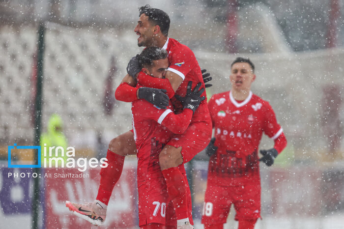 نگاهی به روند پرسپولیس و استقلال در ۵ بازی اخیر؛ قرمز پررنگ، آبی کمرنگ!