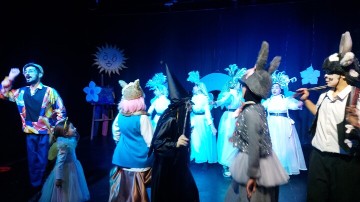 نمایش «قاصدکهای رنگی» پرواز شادی در آسمان کودکان + فیلم