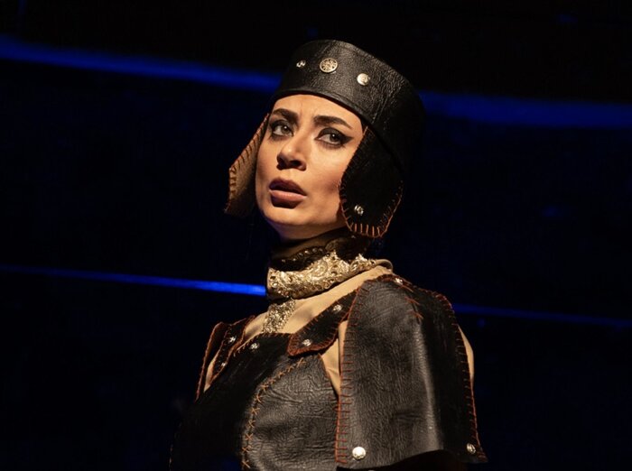 نگاهی به نمایش «یک تن»/چو ایران نباشد تن من مباد