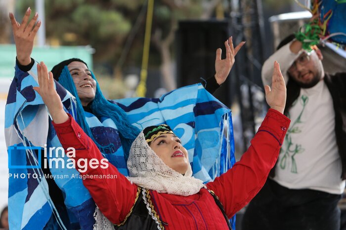 «گشتاسب» مهمان تئاتر فجر شد/ هشدار نسبت به فراموشی اصفهان