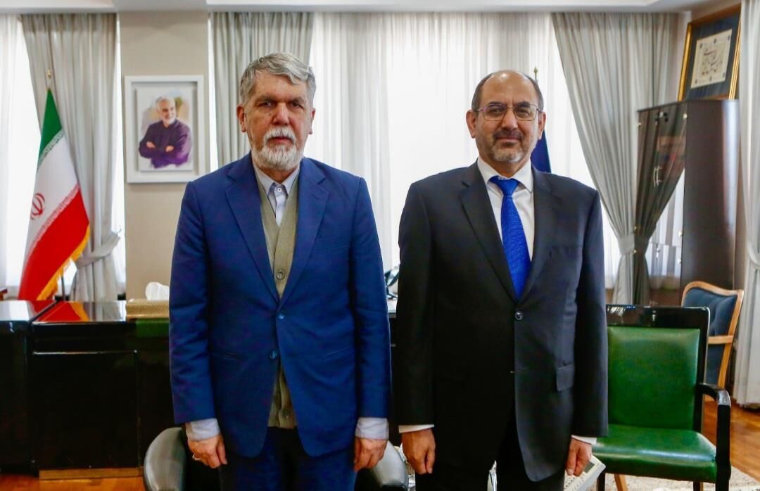 وزير الثقافة الإيراني : معهد الـ "إيكو" الثقافي ينبغي ألا يكون جزيرة معزولة عن منظمة التعاون الاقتصادي وزير الثقافة الإيراني : معهد الـ "إيكو" الثقافي ينبغي ألا يكون جزيرة معزولة عن منظمة التعاون الاقتصادي