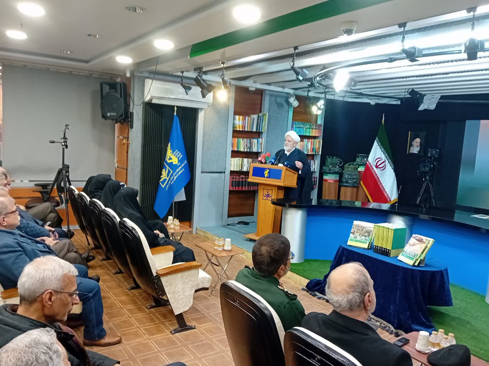 سردارشریف: تهدیدات، دشمنان ناشی از ناآگاهی و عدم شناخت آنها از جامعه ایران است