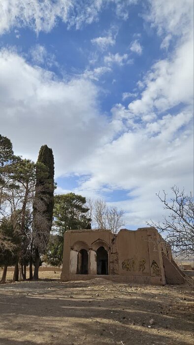 غروب یک عمارت تاریخی در کوهبنان کرمان؛ لودرها به جان خانه وکیلی افتادند