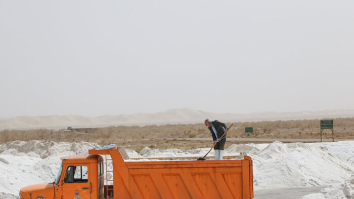 فعالیتهای مضر معدنی، شرایط تالاب گاوخونی را بحرانیتر میکند