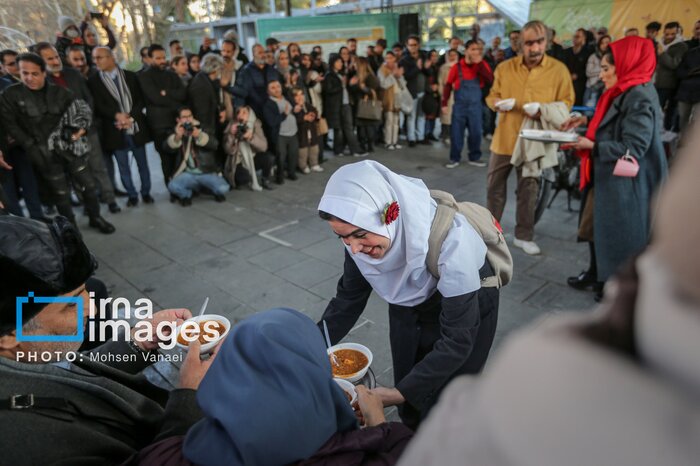 میزبانی «خانواده آقای هاشمی» از وزیر فرهنگ/قصه جنگ تحمیلی ۱۲روزه روی صحنه رفت
