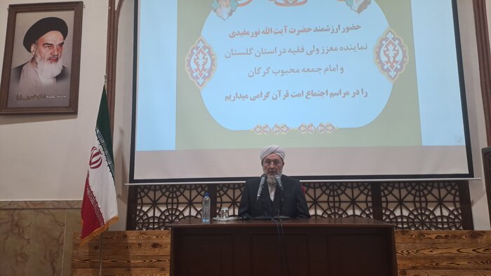 همبستگی مردم ایران سد محکمی در برابر توطئه‌ها و فتنه‌ها است