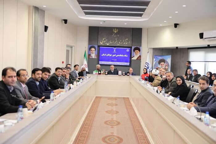 استاندار خراسان جنوبی تاکید کرد: امکانات ورزشی ادارات در اختیار جوانان قرار گیرد