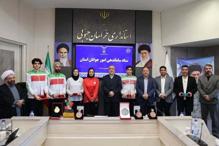 استاندار خراسان جنوبی تاکید کرد: امکانات ورزشی ادارات در اختیار جوانان قرار گیرد