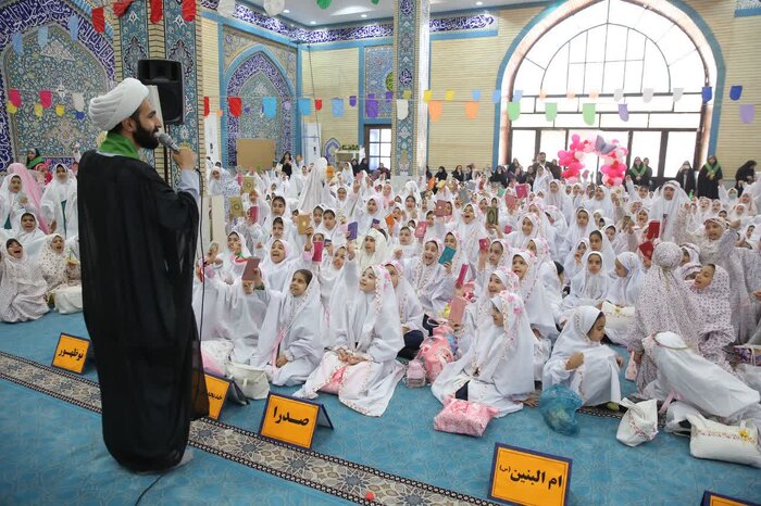 جشن تکلیف ۹۱۶ دانشآموز دختر در بندر امام خمینی(ره) برگزار شد