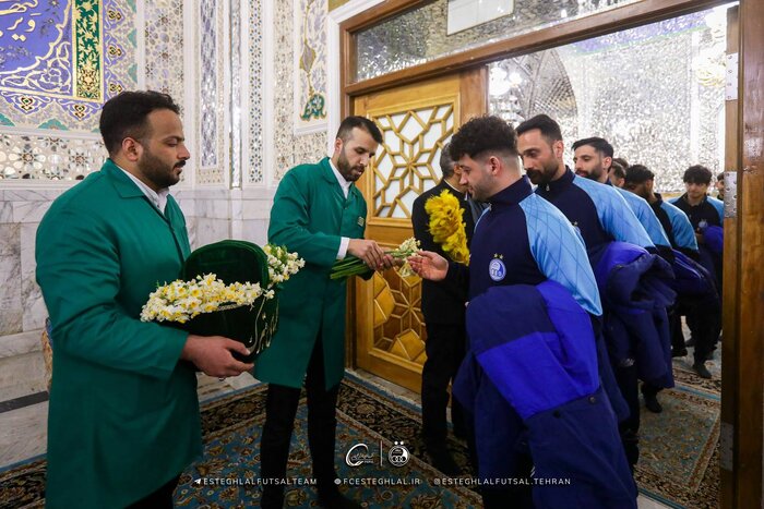 حضور معنوی تیم فوتسال استقلال در حرم مطهر امام رضا(ع)