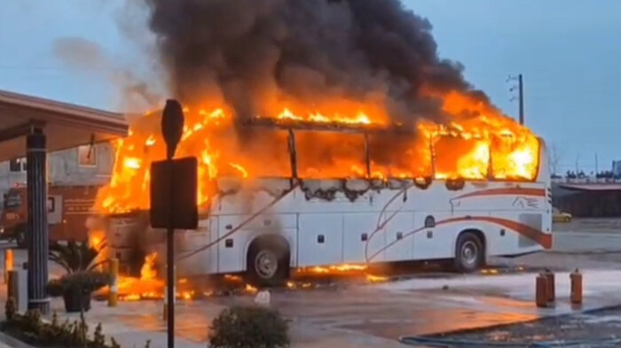 قطع ارتباطات مخابراتی، عامل گسترش آتشسوزی اتوبوس در پایانه رامسر